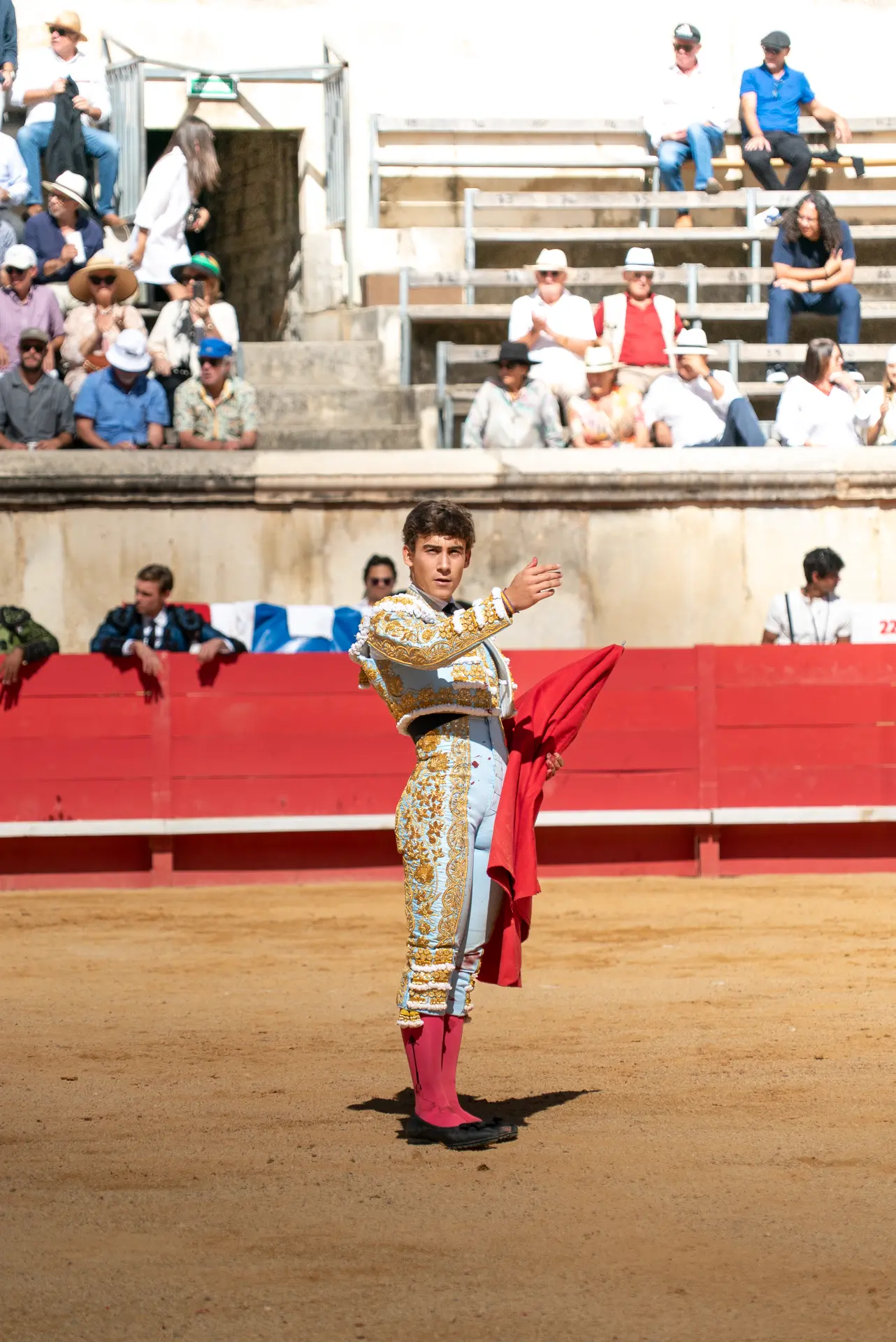 Brindis al tendido — Manuel Quintana